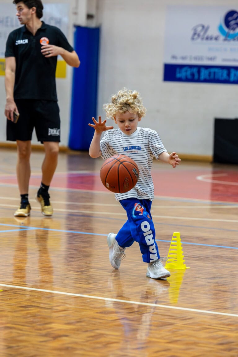 tiger cubs learning hand and eye coordination